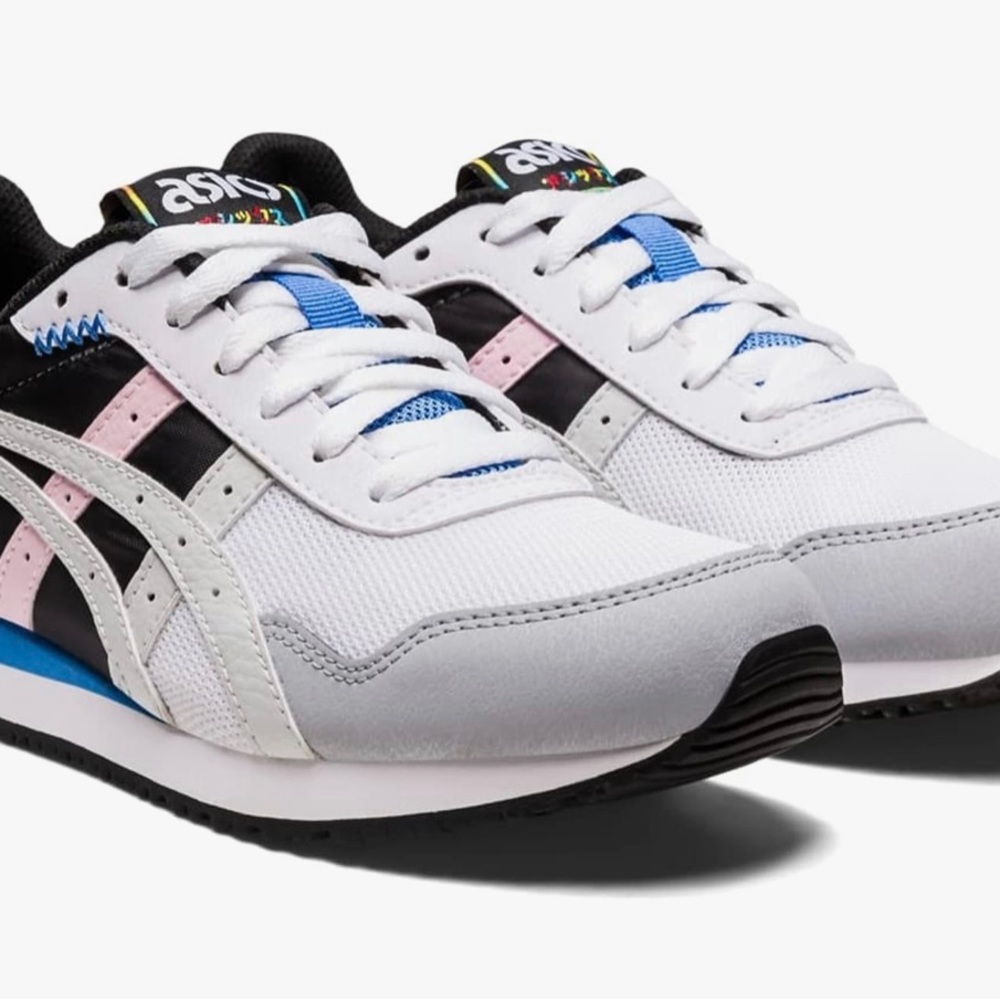 NWT in box ASICS size 8. ASICS Women’s Tiger Running Shoes.